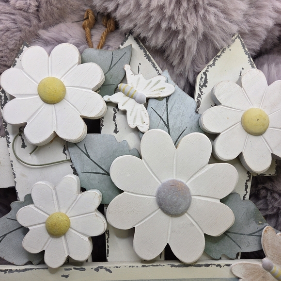 Vintage Wooden Daisy Floral Farmhouse Welcome Sign - Picture 2 of 4
